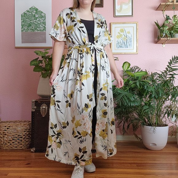 Easel Boutique Silky Satin Floral Peony Maxi Length House Robe Size M NWOT - Picture 3 of 16